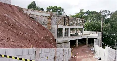 G1 Laje de prédio em construção desaba e deixa feridos em Cotia