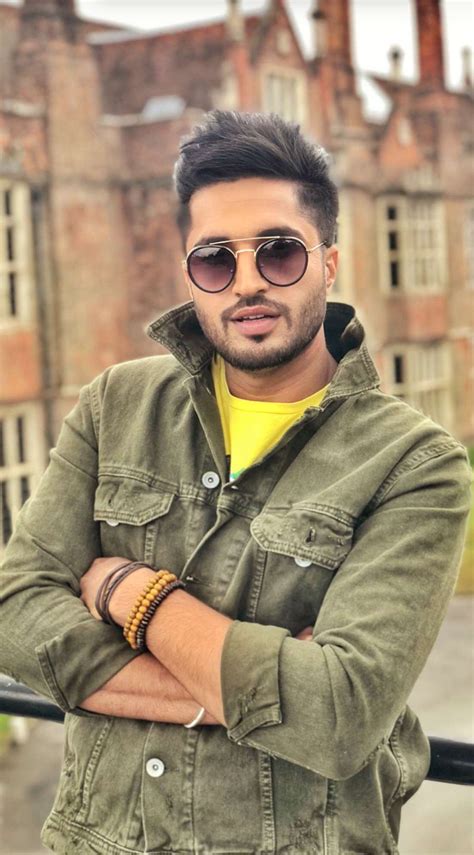 Pin By ŁÃvÎ Lavi On ʝαѕѕιє Gιℓℓ Jassi Gill Singer Mens Hairstyles