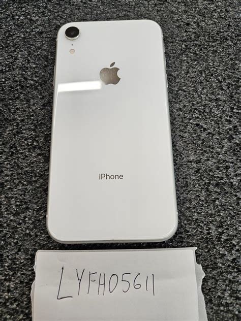 Apple Iphone Xr Unlocked White Gb A Lyfh Swappa