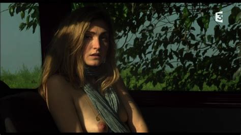 Julie Gayet nude pics página 1