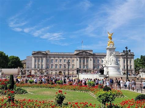 The Buckingham Palace Royalty Tour