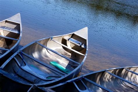 8 Different Types of Canoes