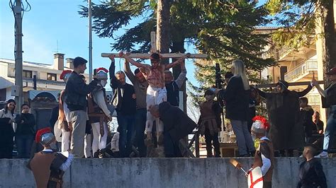 Camigliatello Silano La Via Crucis Vivente Della Parrocchia Dei Santi