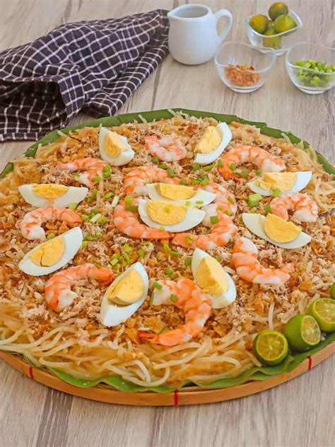 Easy Pancit Luglug with Ground Pork - Kawaling Pinoy