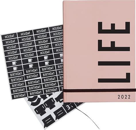 Calender 2022 Nude BigaMart