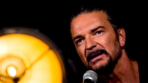 Arjona dice adiós a los escenarios después de 40 años de carrera