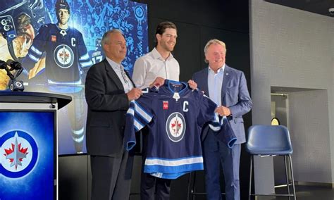 Winnipeg Jets introductory press conference naming Adam Lowry as new captain – Illegal Curve Hockey