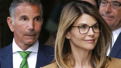 Schauspielerin Lori Loughlin Und Ihr Mann Müssen Ins Gefängnis Euronews