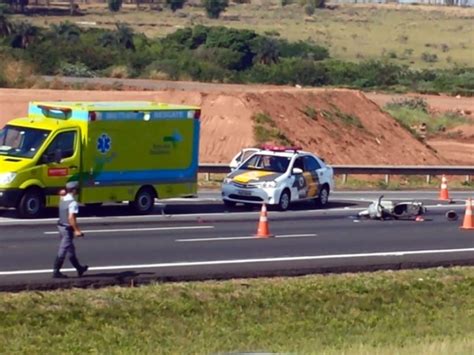 G1 Colisão entre carro moto e caminhão mata um na D Pedro em