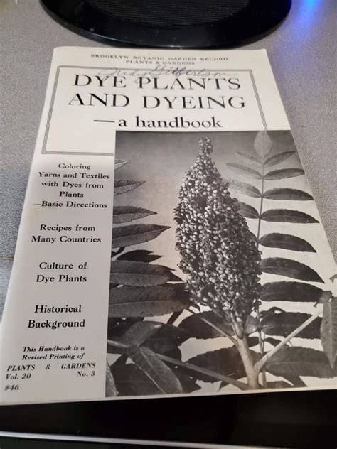 Dye Plants And Dyeing A Handbook Brooklyn Botanic Garden Amazon