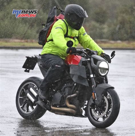 New Husqvarna Vitpilen 1301 Prototype Spied During Testing MCNews