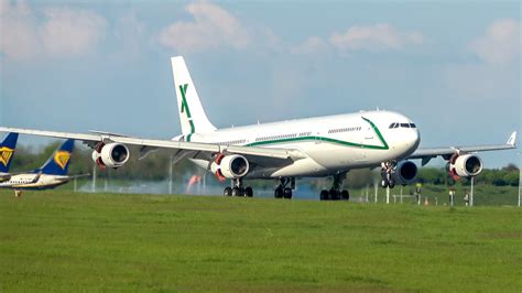 20 MINUTES Of HEAVY TAKEOFFS And LANDINGS At London Stansted Airport