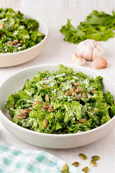 Garlic Kale Salad With Lemon