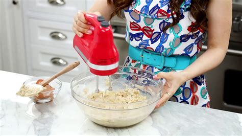 How To Make A Giant Cookie Cake Nerdy Nummies Video Dailymotion