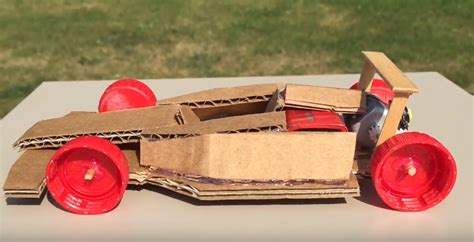 Tuto Construisez Une Voiture De Course En Carton Page Sur