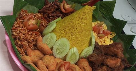 Resep Nasi Kuning Simpel Oleh Mamara Cookpad