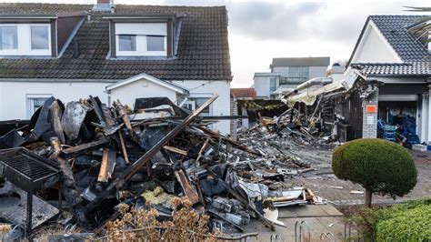 Ostseebad Sch Nberg Frau Stirbt Bei Feuer In Fischr Ucherei