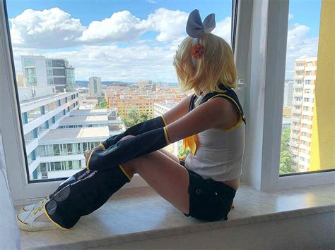 Rin Kagamine Cosplay By Rinkagaminecz On Deviantart