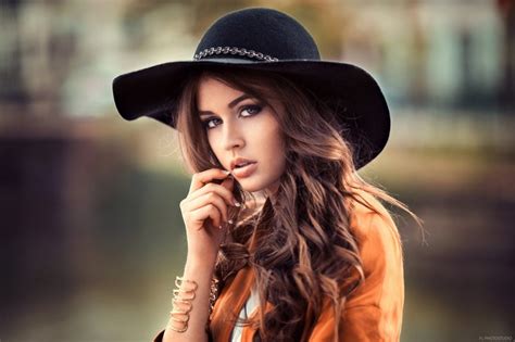 Face Women Model Portrait Brunette Looking At Viewer Hat