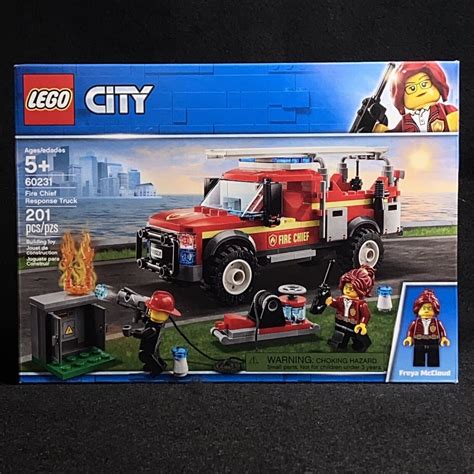 LEGO City Fire Chief Response Truck 60231 201 Piece Building Toy NEW