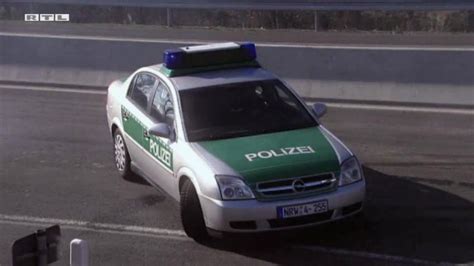 IMCDb Org 2002 Opel Vectra 2 2 DTI C In 112 Sie Retten Dein Leben