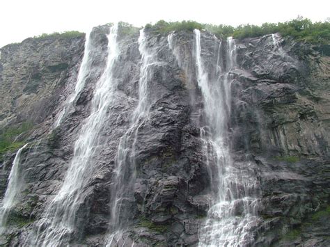 :: Most Amazing Waterfalls ::: Seven Sisters Waterfall