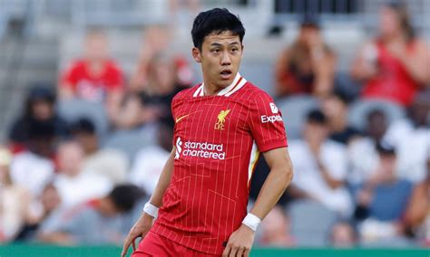 Report Liverpool Set Asking Price For Midfielder Yahoo Sports