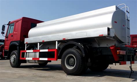 4X2 Rhd 14 Tons 14m3 14000 Liters 3600 Gallon 14cbm 14000L HOWO Fuel