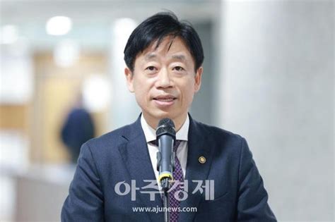 포토 달 탐사 특별전 개회식 축사하는 오태석 1차관 네이트 뉴스