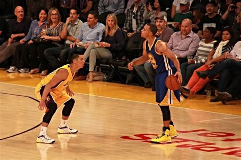 三分線外出手不看籃框 Stephen Curry親揭最初源由 Nba 籃球 運動視界 Sports Vision