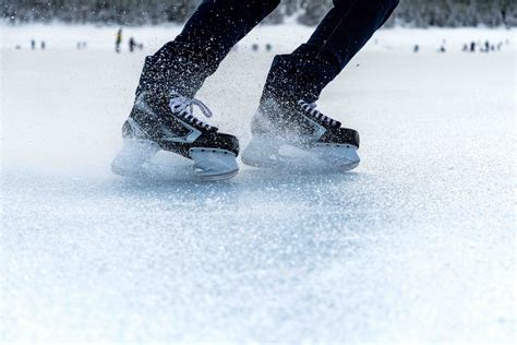 Hockey Skates Stopping