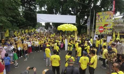 Ribuan Peserta Jalan Sehat Kuningkan Alun Alun Pandeglang