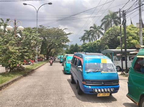 Marah Hingga Hentikan Aktivitas Bus Trans Padang Trayek Pasar Raya