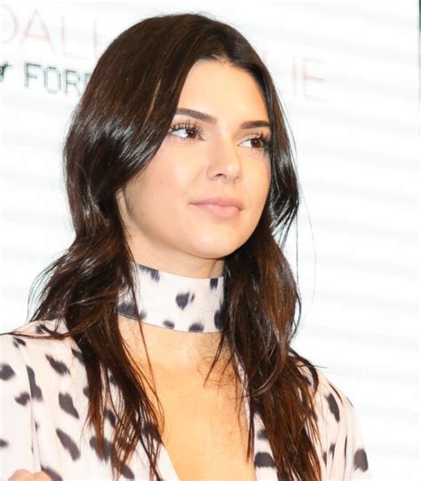 Photo Kendall Jenner confie aussi ses sourcils à Anastasia Purepeople