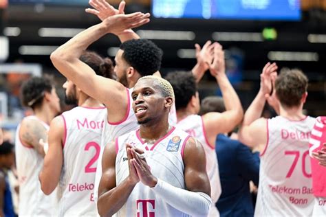 Berlin Bleibt Tabellenf Hrer Bonn In Bbl Playoffs