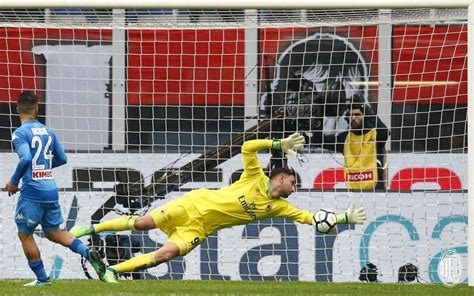 Donnarumma E Romagnoli Negativi Al Tampone Sospiro Di Sollievo Per Il