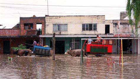 Inundaciones En Paraguay Provocan Evacuados