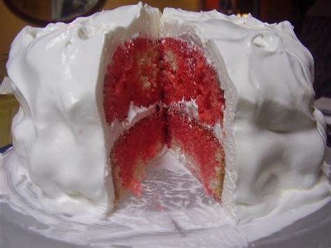 Creepy Halloween Tunnel Cake - Oh La De