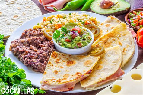 Receta de quesadillas de jamón y queso con guarniciones mexicanas