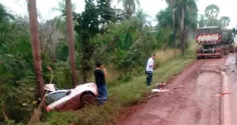 Duas Pessoas Morrem Em Colis O Entre Carro E Carreta Na Br