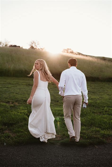 Red Barn Farm Wedding In Washington