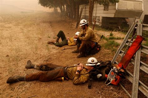 Photos Two Killed As Californias Mckinney Fire Spreads In Pictures News Al Jazeera