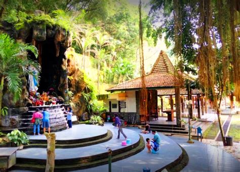 Gua Maria Sendang Sriningsih Jogja Paket Wisata Jogja Istimewa Travel