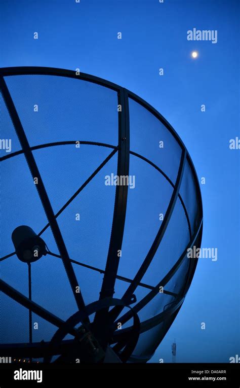 Communication satellite hi-res stock photography and images - Alamy