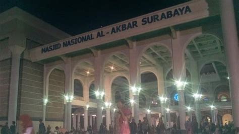 Piknik Iftar Di Masjid Agung Surabaya