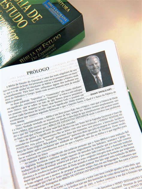 Bíblia De Estudo Do Expositor Jimmy Swaggart Capa Luxo Vinho Carrefour