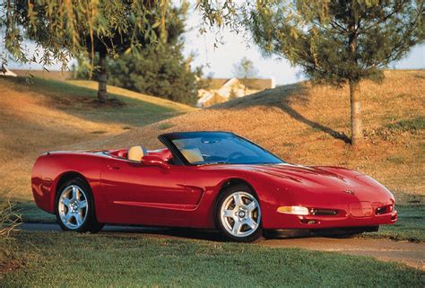 Chevrolet Corvette Convertible - 🚗 car technical specifications