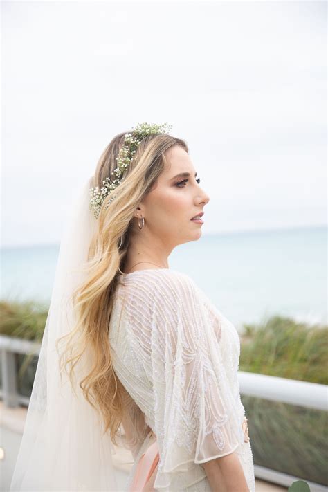 Beach Wedding Veil Wedding Veil Styles Wedding Hairstyles With Veil