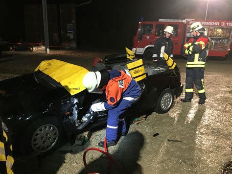 Personenbefreiung Mit Rettungssatz Freiwillige Feuerwehr Todtenweis