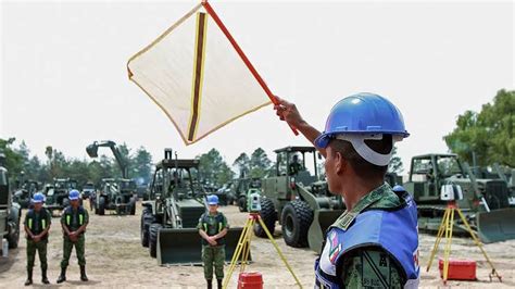 Lamentable Se Distraiga A Ej Rcito De Sus Funciones Mars